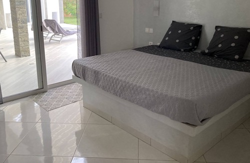 Ngaring Villa | Recent contemporary villa near Saly