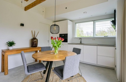 Sint Maartensvlotbrug House | Recent Volledig Gerenoveerd Vakantiehuis met een Heerlijke Riante Tuin