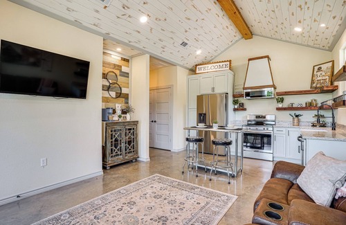 Dennis Cabin | Recently Built Cabin w/Pavilion in Granbury!