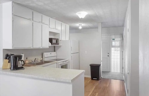 Prairieton House | Recently remodeled- Cute and Cozy Two Bedroom