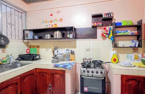 San Salvador House | Recently renovated 4 bedroom house San Salvador