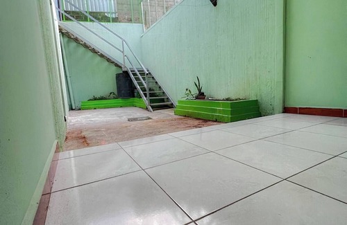 San Salvador House | Recently renovated 4 bedroom house San Salvador