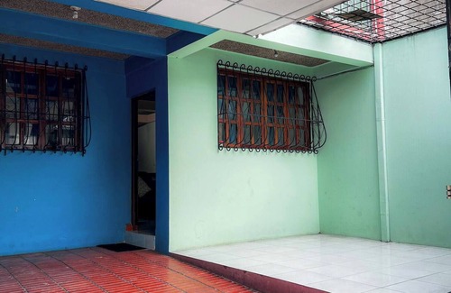 San Salvador House | Recently renovated 4 bedroom house San Salvador