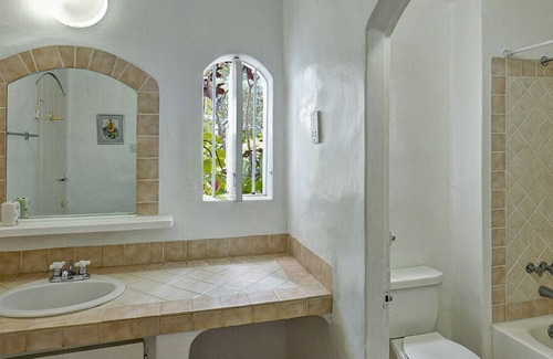 Mullins Apartment | Recently Renovated Three-Bedroom Townhouse