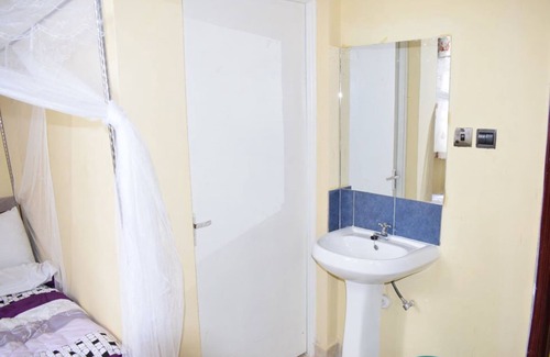 Ngelani Bed & Breakfast | Reconfort Villa Guest House