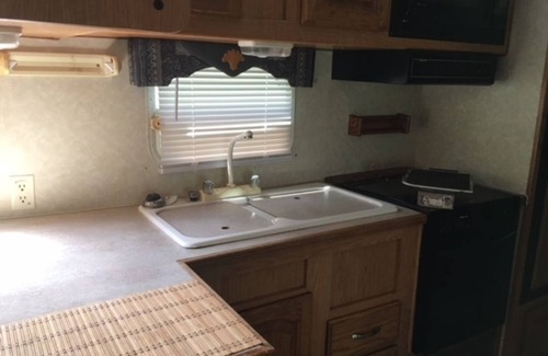 Northeast Houston House | Recreational Vehicle On a Beautiful site B