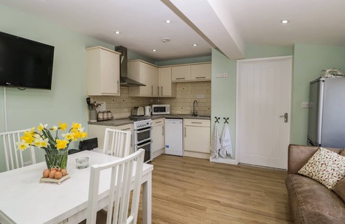 Llanvair Kilgeddin Cottage | RECTORY COTTAGE, pet friendly, with a garden in Abergavenny