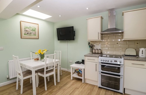 Llanvair Kilgeddin Cottage | RECTORY COTTAGE, pet friendly, with a garden in Abergavenny