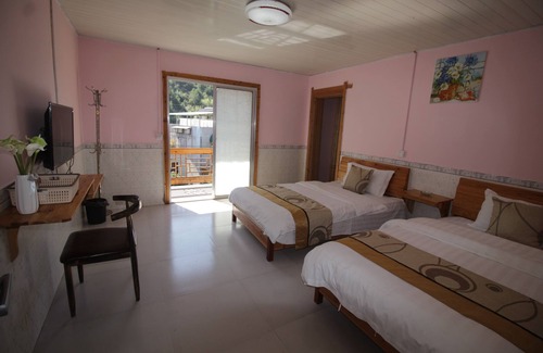 Wulingyuan House | Red Apple Inn
