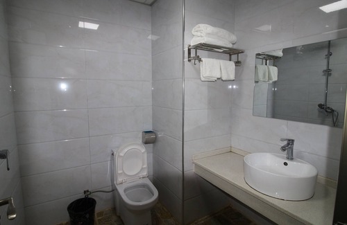 Wulingyuan House | Red Apple Inn