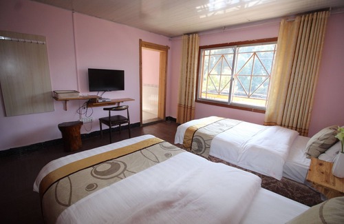 Wulingyuan House | Red Apple Inn