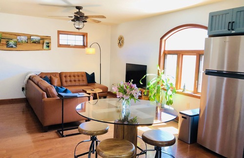 Fairview House | Red Barn Escape: Hot Tub, Fire Pit, Grill - MountainViews Near AVL!
