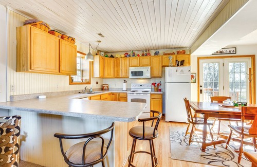 Chillicothe House | 'Red Barn Getaway' Chillicothe Countryside Home