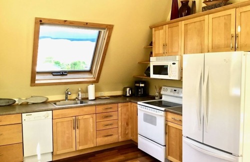 Palisade Apartment | Red Barn Guesthouse with Birdseye View of the Bookcliffs