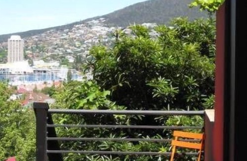 Battery Point Apartment | Red Door Apartment + 2 beds + Water views + Free WIFI