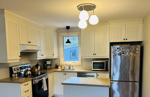 Bolton-Ouest Cottage | Red Door Cottage