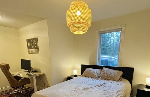 Bolton-Ouest Cottage | Red Door Cottage