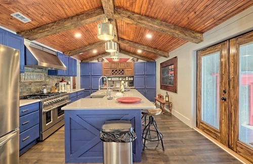Cedar Cliff House | Red Door Retreat House On Lake Chatuge