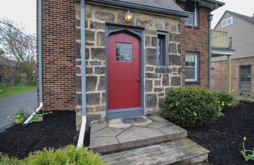 Youngstown House | Red Door Tudor in Historic Newport Glen/Mill Creek Park