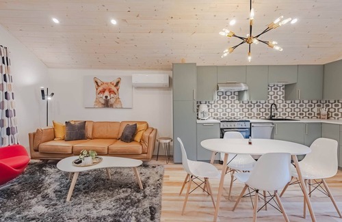 Sharbot Lake Ski Chalet | Red Fox - 2 Bedroom Vibrant Cottage