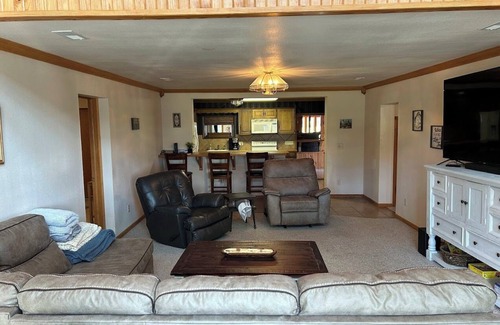 Marion House | Red Haven Retreat - County Lake & Park