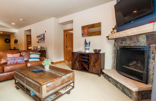 Keystone Apartment | Red Hawk Townhome #2327 by Summit County Mountain Retreats