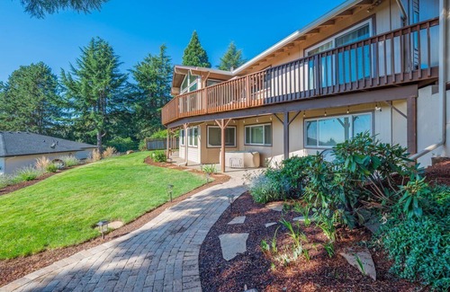 Dundee Apartment | Red Hills Haven ~ Private Sauna Retreat