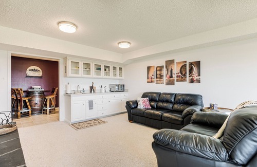 Dundee Condo | Red Hills Horizon: A Two Bedroom Suite with Hot Tub