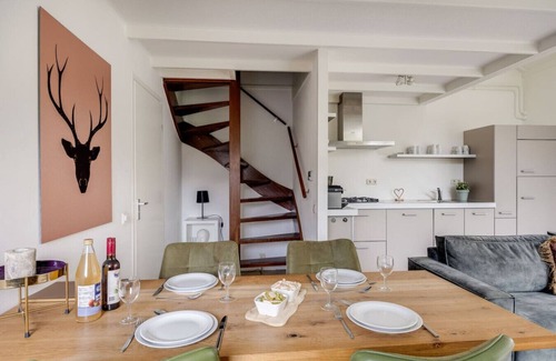 Zwiggelte House | Red Kite I Stylish Bungalow with Private Garden
