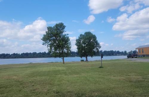 Lake Village House | Red Leaf Cottages