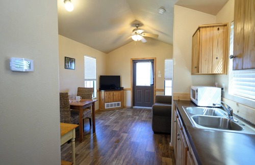 Lake Village Cabin | Red Leaf Cottages