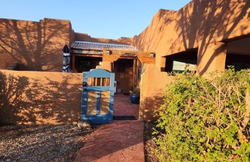Corrales Bed & Breakfast | Red Mountain Manor vineyard and guesthouse