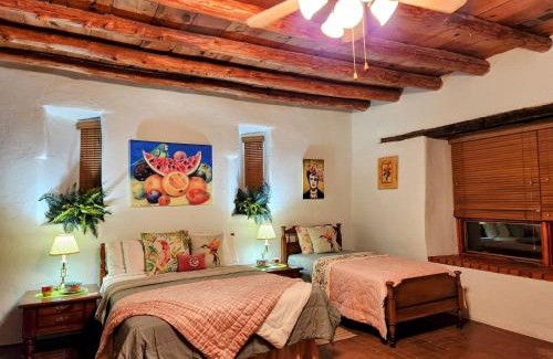 Corrales Bed & Breakfast | Red Mountain Manor vineyard and guesthouse