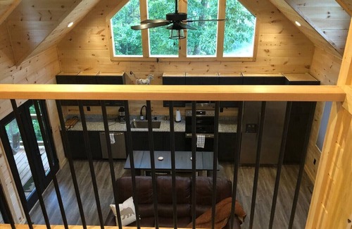 Campton Cabin | Red River Gorge Broken Horse Luxury Hot tub Wi-Fi