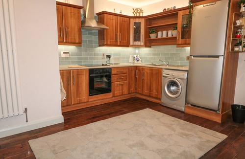 Craigavon Cottage | RED ROBIN'S ANNEX, pet friendly, character holiday cottage in Lurgan