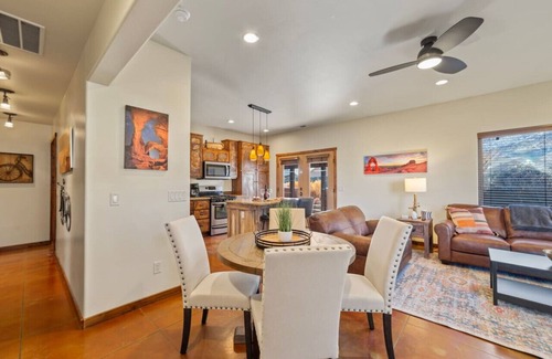 Moab South Valley House | Red Rock Oasis I Large Patio I Pool & Hot Tub I Views
