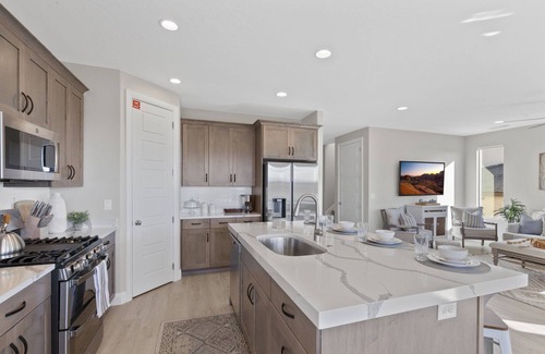 Washington House | Red Rock Retreat at Paseos 1249| Private Hot Tub, Grill & near Sand Hollow Reservoir
