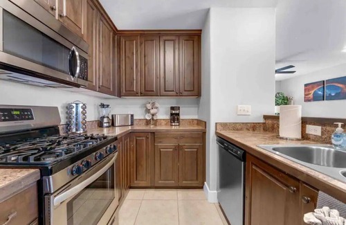 Moab South Valley House | Red Rock Retreat - Pool/Hot Tub, Park, Yard Games, Basketball and Tennis Courts