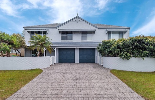 Yamba Apartment | Red Rock | Townhouse in Town