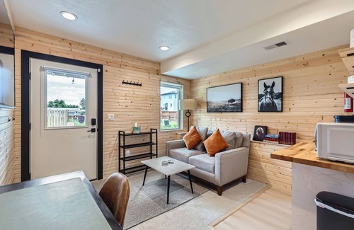 Applewood West Apartment | Red Rocks Base, 1BR Suite w Kitchenette