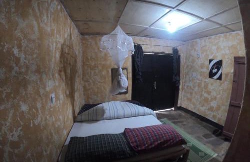 Nyakinama House | Red Rocks Rwanda - Campsite Guesthouse