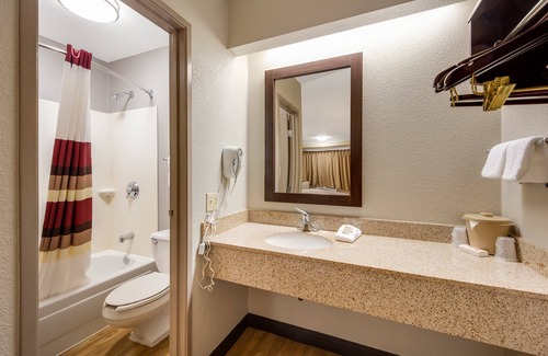 Asheville Hotel | Red Roof Inn Asheville - Biltmore West