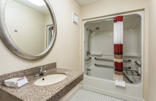 Bowling Green Hotel | Red Roof Inn Bowling Green