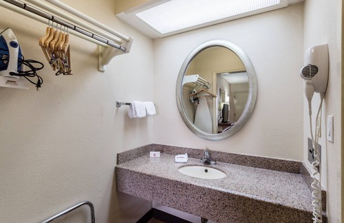 Bowling Green Hotel | Red Roof Inn Bowling Green