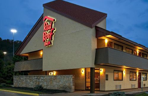 Tad Hotel | Red Roof Inn Charleston - Kanawha City, WV