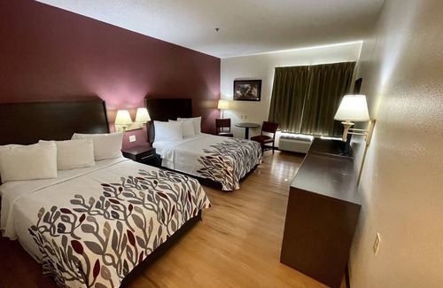 Clyde Hotel | Red Roof Inn Clyde
