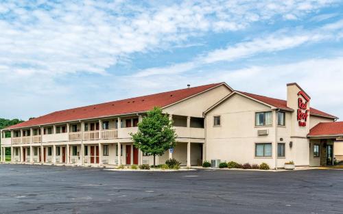 Columbus Hotel | Red Roof Inn Columbus - Taylorsville