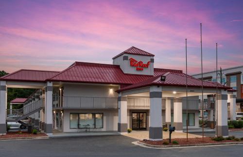 Cape Fear Hotel | Red Roof Inn Fayetteville I-95