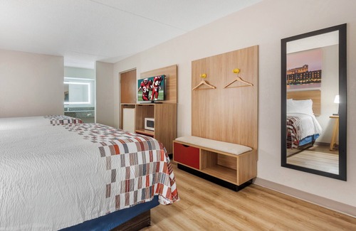Franklin Hotel | Red Roof Inn Franklin, TN