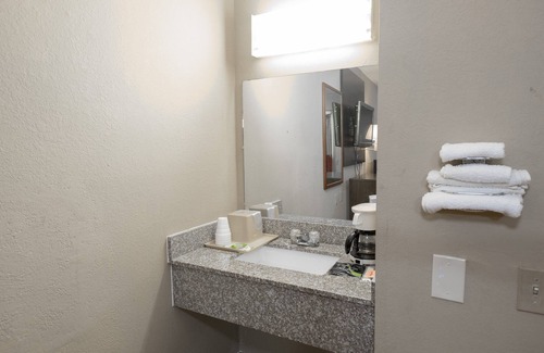 Greater Belhaven Hotel | Red Roof Inn Jackson Downtown - Fairgrounds